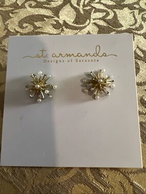 St. Armands Designs Stud  Earrings  Gold Tone Starburst  Motif Fashion